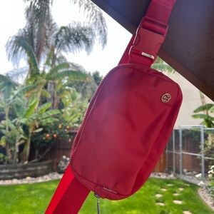 GREAT CONDITION lululemon athletica Pale Raspberry Everywhere Belt Bag 1L